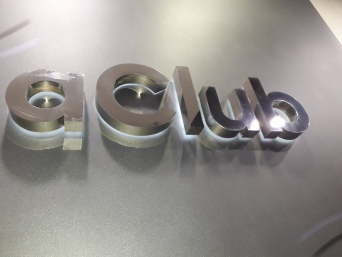 Производство объемных букв из нержавеющей стали на заказ